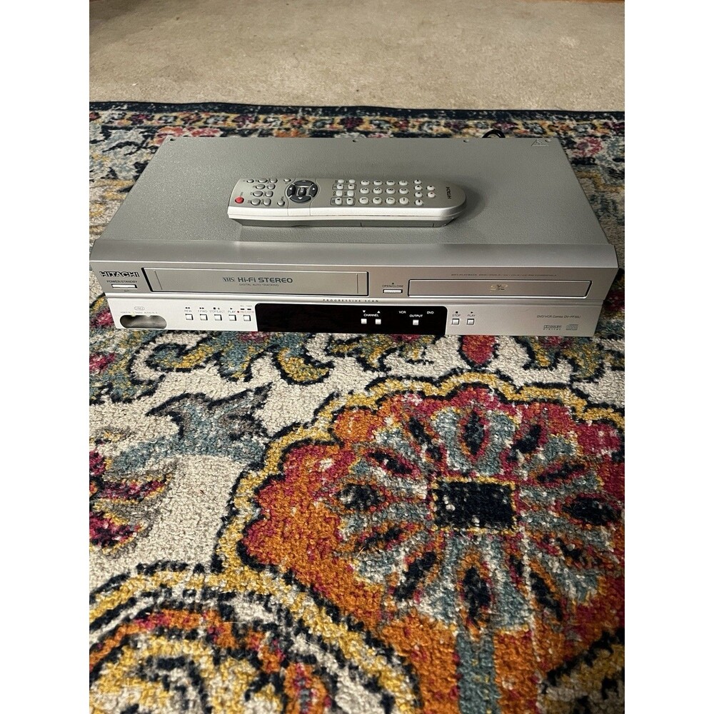 HITACHI COMBO DVD PLAYER & VCR RECORDER - DV-PF35U W/ REMOTE - TESTED Working